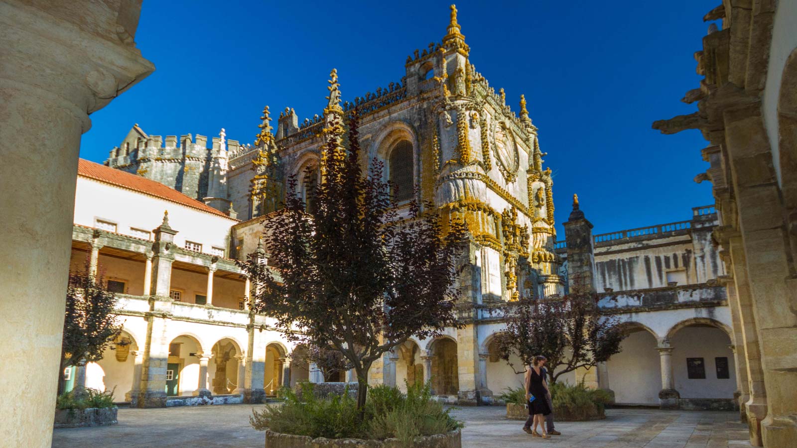 Explore The Monasteries of Portugal Alcobaca, Batalha and Tomar