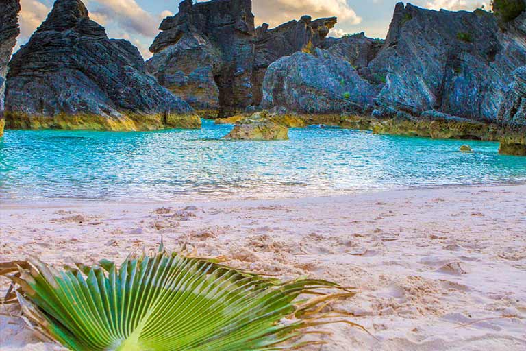 Discover the best beaches in Bermuda for families