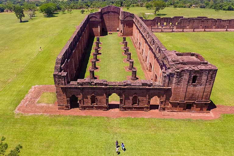 tfamily ravel in Paraguay ruins